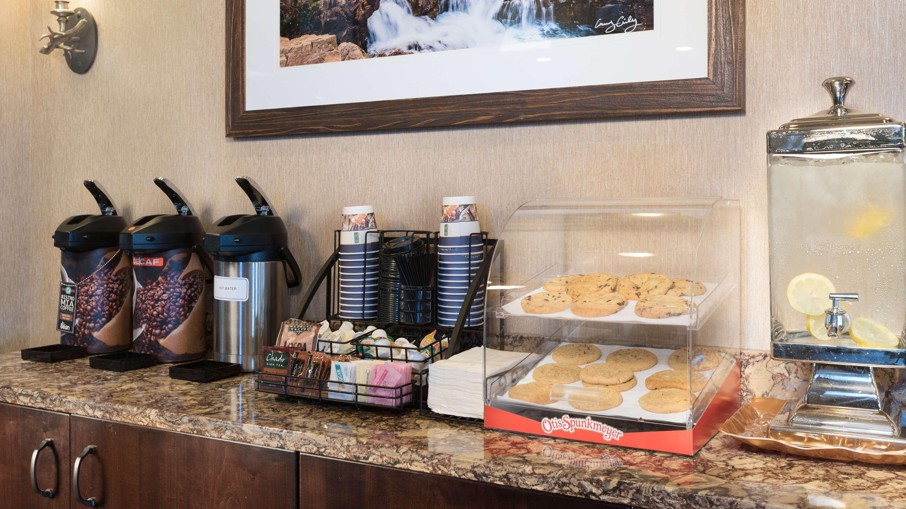 Best Western Plus Flathead Lake Inn And Suites Kalispell Exterior foto