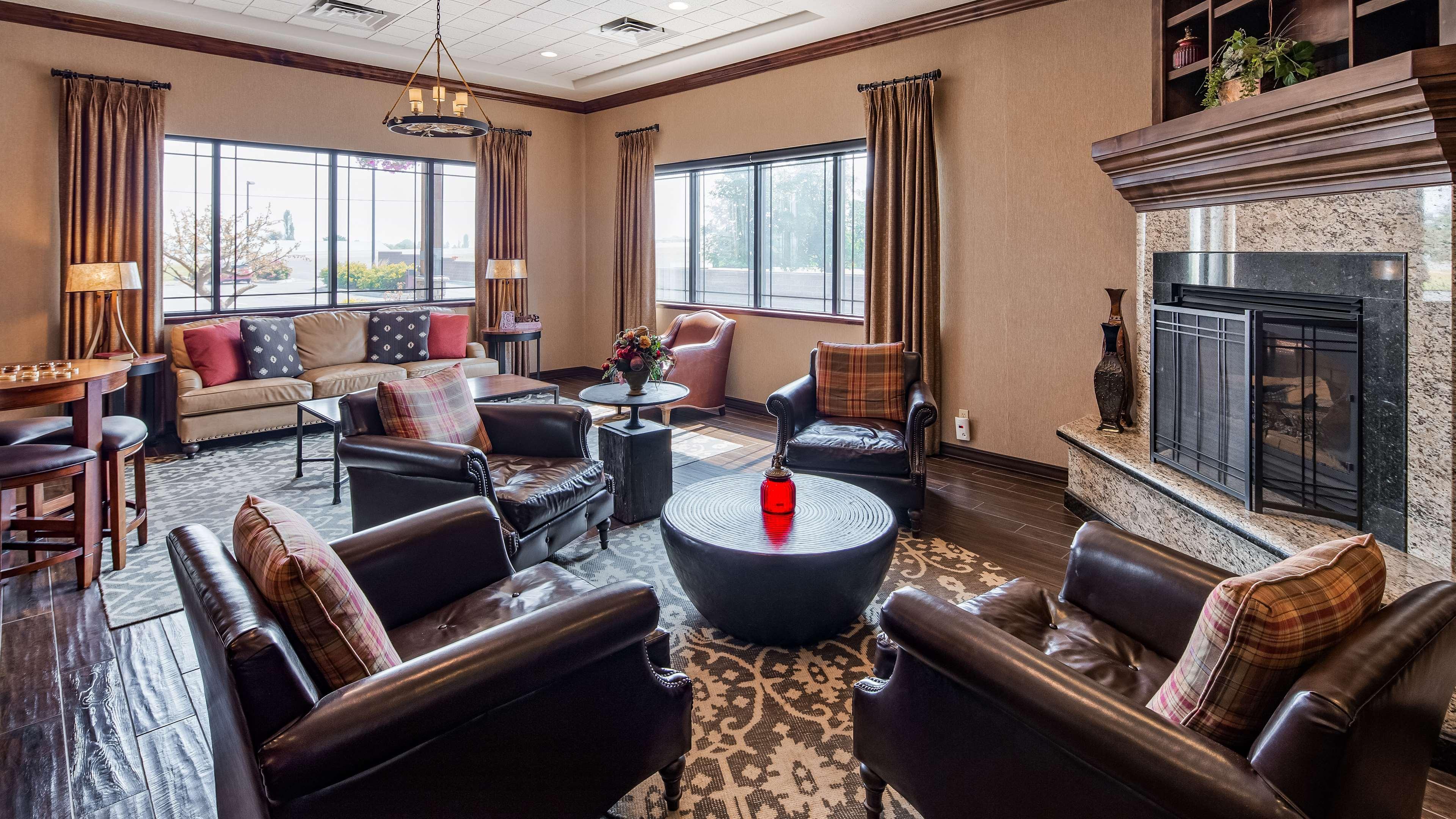 Best Western Plus Flathead Lake Inn And Suites Kalispell Exterior foto