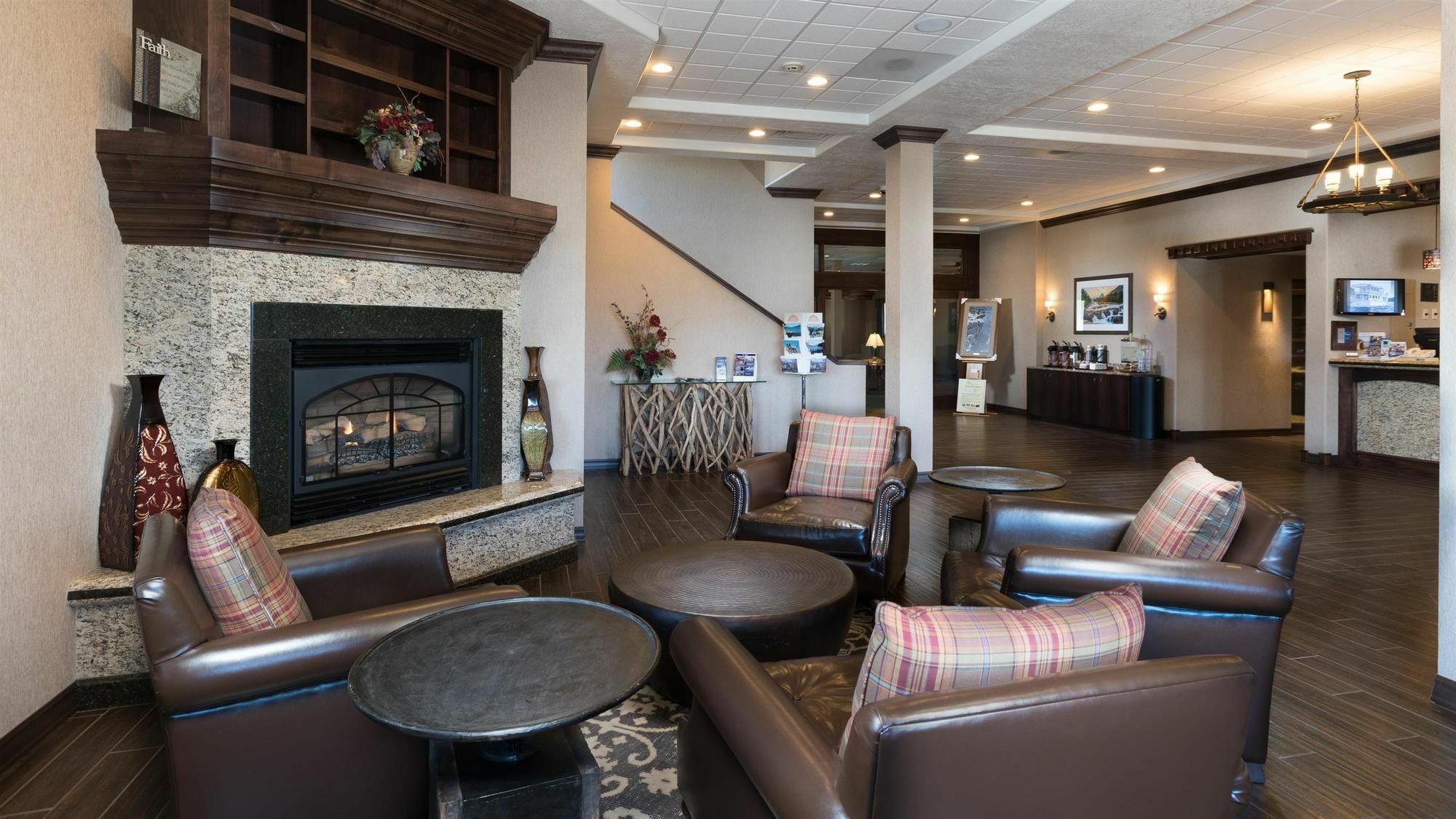 Best Western Plus Flathead Lake Inn And Suites Kalispell Exterior foto